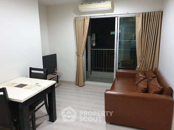 Motif Condo