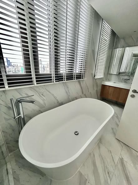 bathroom of MUNIQ Sukhumvit 23