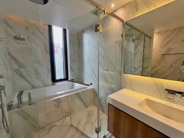 bathroom of MUNIQ Sukhumvit 23