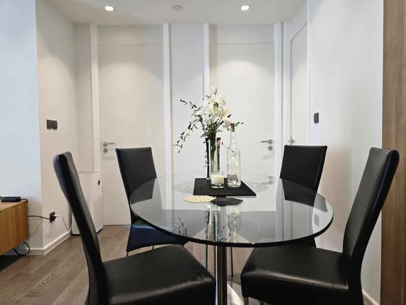room interior of MUNIQ Sukhumvit 23