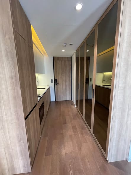 room interior of MUNIQ Sukhumvit 23