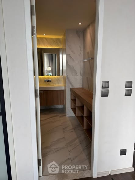 room interior of MUNIQ Sukhumvit 23