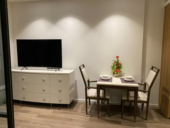 room interior of MUNIQ Sukhumvit 23