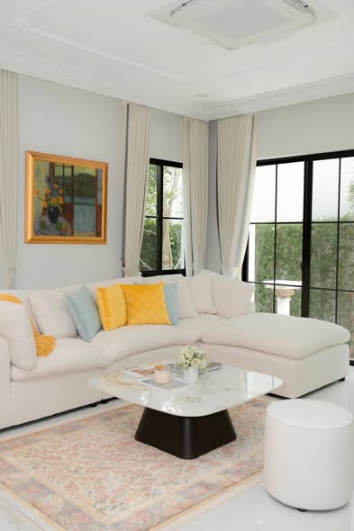 living room of Nantawan Rama 9 Srinakarin