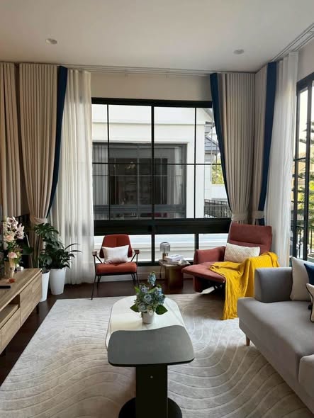 living room and bedroom of Narasiri Phahol – Watcharapol
