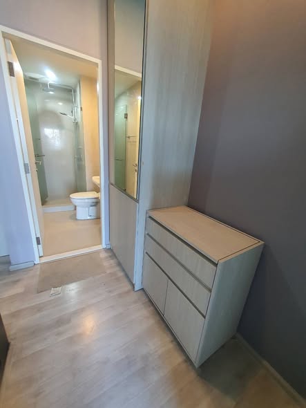 room interior and bathroom of นิช โมโน เมกะ สเปซ บางนา (Niche MONO Mega Space Bang Na)