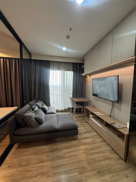 living room and bedroom of Niche MONO Sukhumvit Bearing