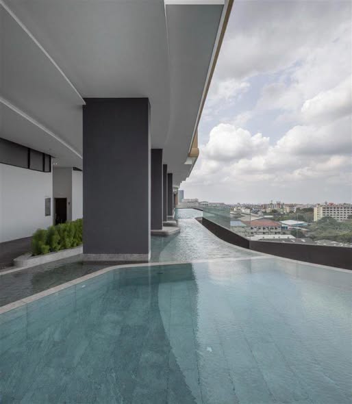 pool of Niche MONO Sukhumvit Bearing
