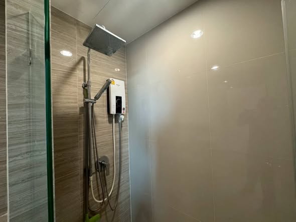 room interior and bathroom of Niche MONO Sukhumvit Bearing