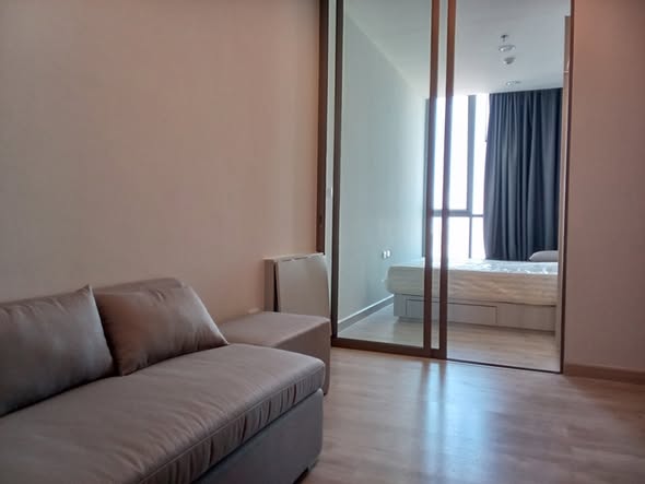 bedroom and room interior of Niche Pride Tao Poon Interchange
