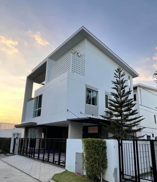 Nirvana ABSOLUTE Krungthep Kreetha