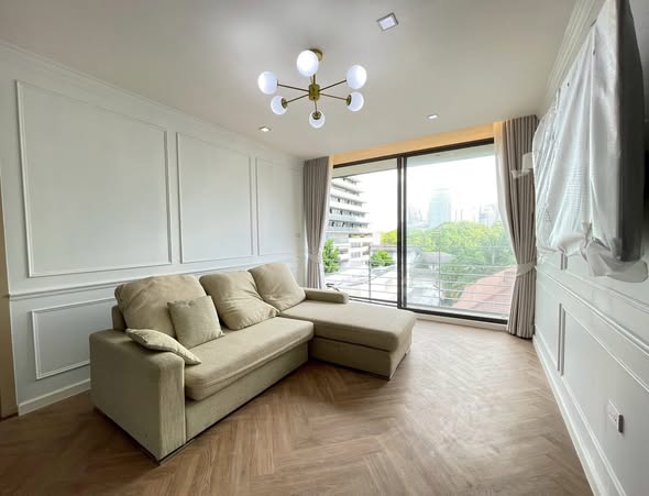 living room and bedroom of Noble Ambience Sarasin โนเบิล แอมเบียนส์ สารสิน
