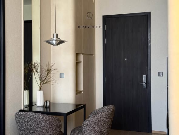 room interior of Noble Around Ari