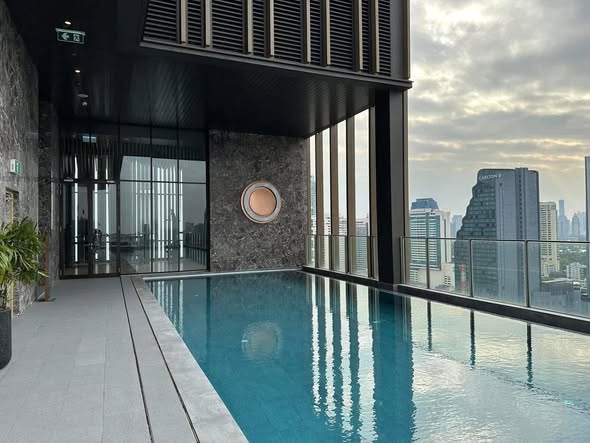 pool of Noble Around Sukhumvit 33
