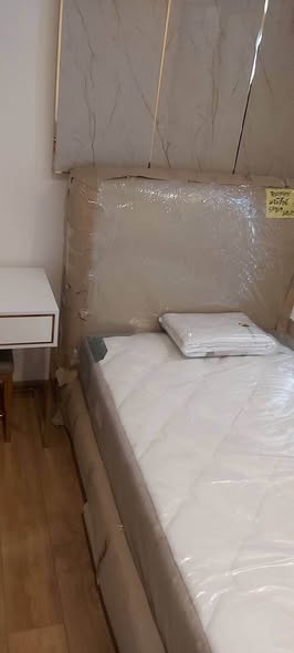 bedroom of Noble BE33