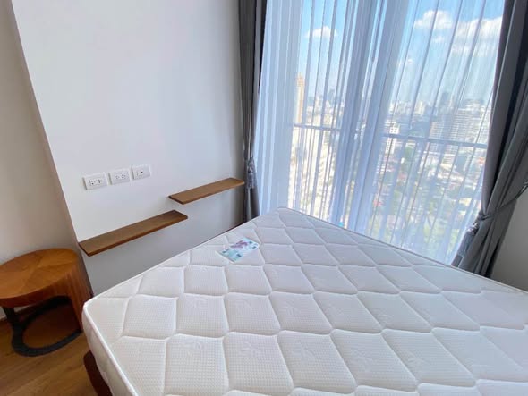 bedroom of Noble BE33