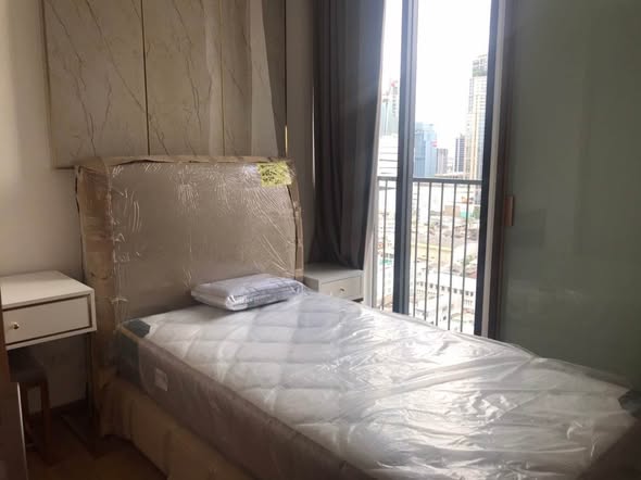 bedroom of Noble BE33