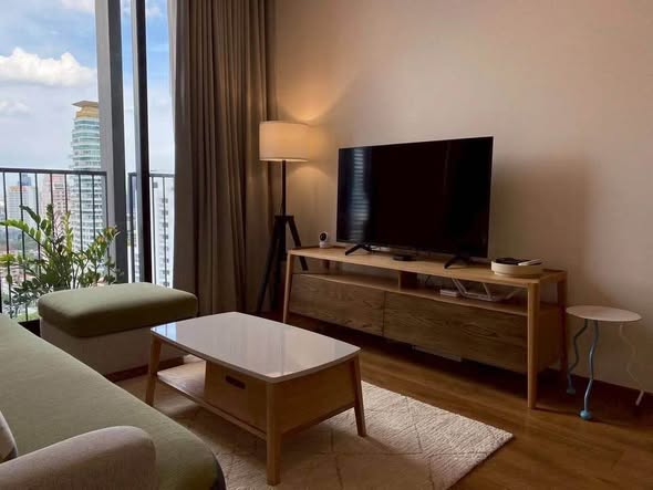 bedroom and living room of Noble BE33