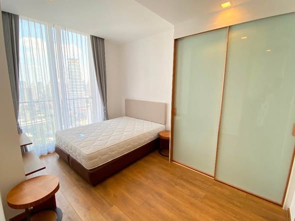 bedroom and room interior of Noble BE33