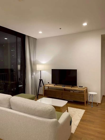 living room of Noble BE33