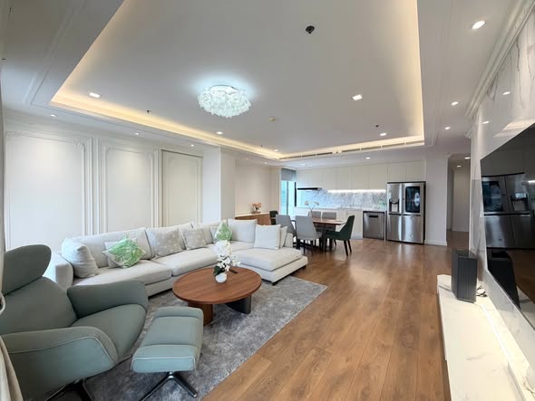 living room of Noble BE33
