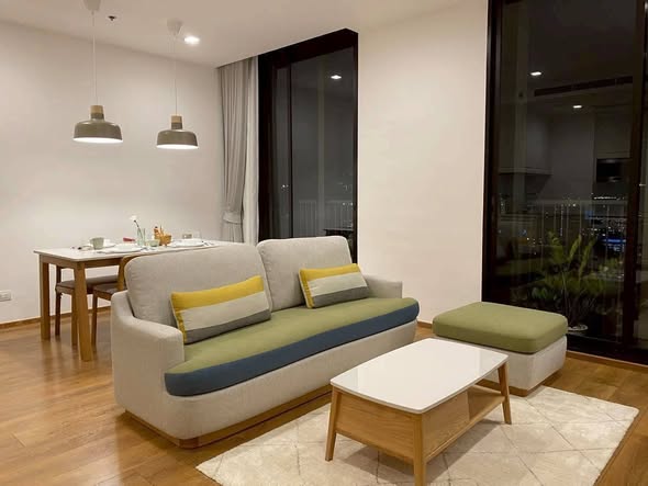living room and room interior of Noble BE33