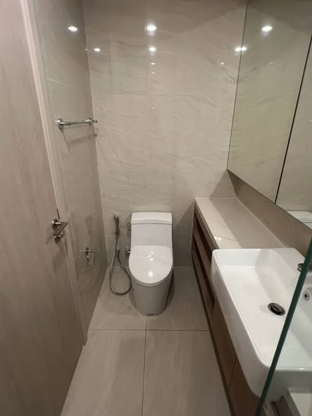 bathroom of Noble Form Thonglor โนเบิล ฟอร์ม ทองหล่อ