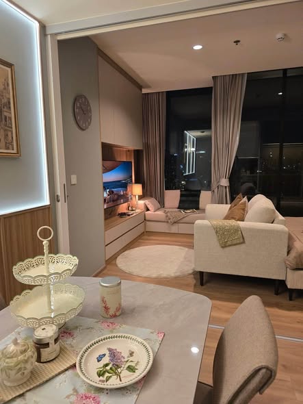 living room and bathroom of Noble Form Thonglor โนเบิล ฟอร์ม ทองหล่อ