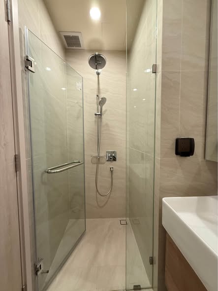 room interior and bathroom of Noble Form Thonglor โนเบิล ฟอร์ม ทองหล่อ