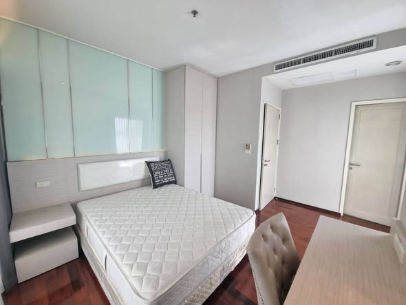 bedroom of Noble Ora