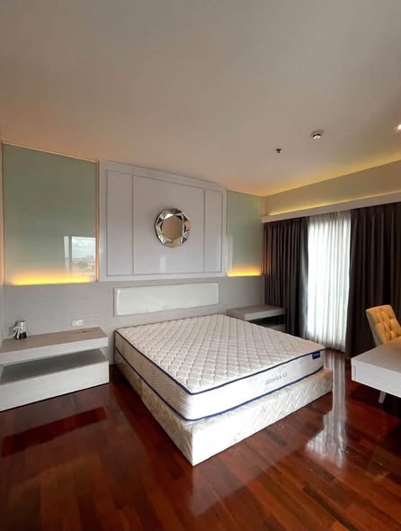 bedroom of Noble Ora