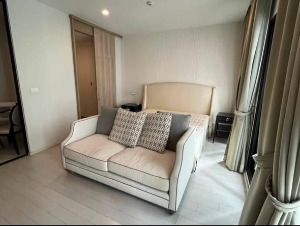bedroom of Noble Ploenchit