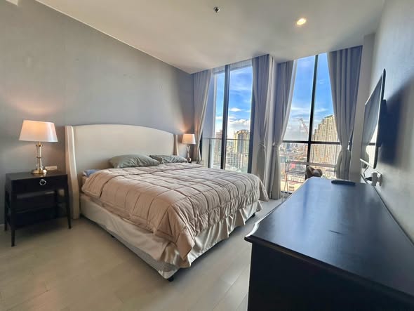 bedroom of Noble Ploenchit