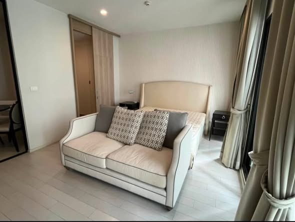 bedroom of Noble Ploenchit