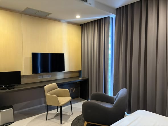 bedroom of Noble Ploenchit