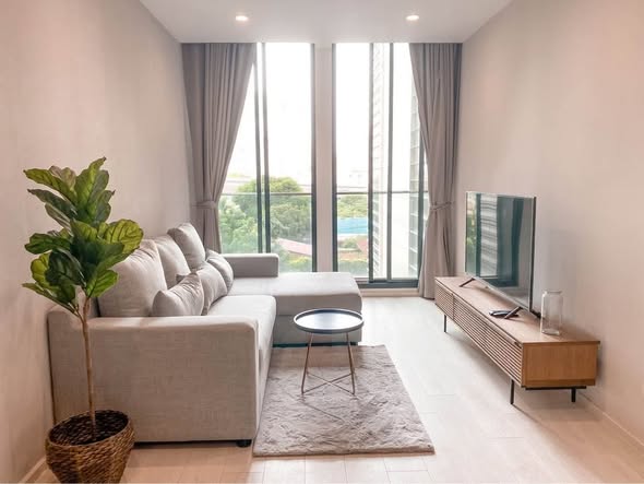 bedroom and living room of Noble Ploenchit