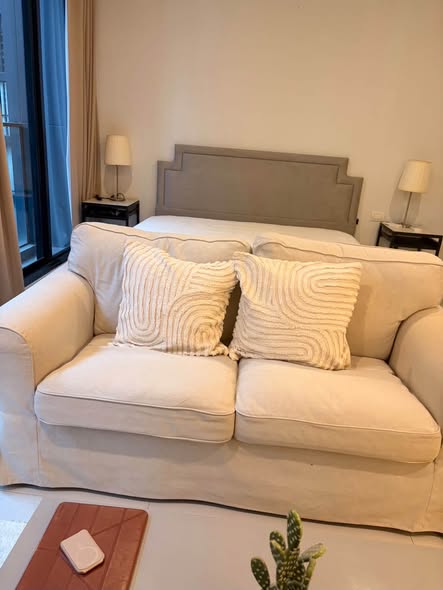 bedroom and living room of Noble Ploenchit