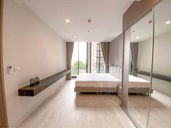 bedroom and room interior of Noble Ploenchit