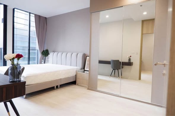 bedroom and room interior of Noble Ploenchit