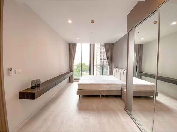 bedroom and room interior of Noble Ploenchit
