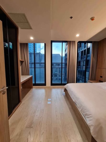 bedroom and room interior of Noble Ploenchit