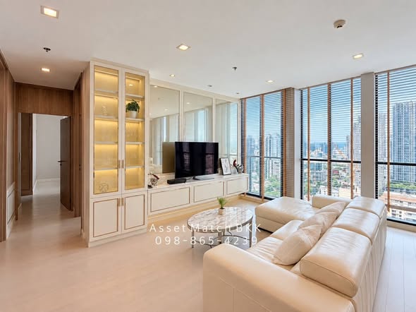 living room of Noble Ploenchit