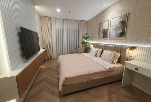 bedroom of Noble Refine