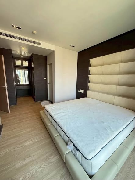 bedroom of Noble Remix