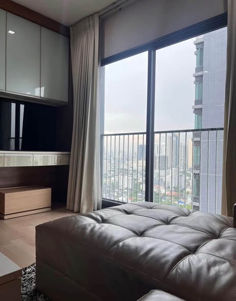 bedroom and living room of Noble Remix