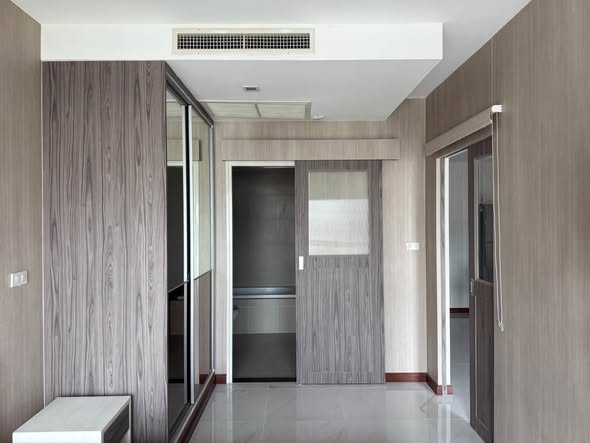 bedroom and room interior of Noble Remix