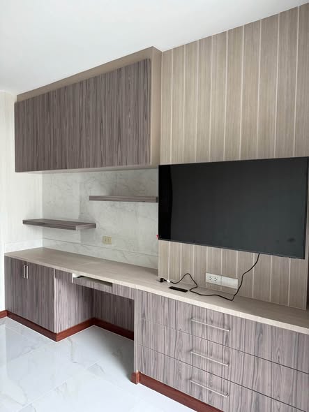 room interior of Noble Remix