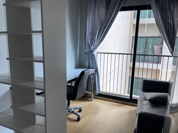 bedroom and room interior of Noble Revent