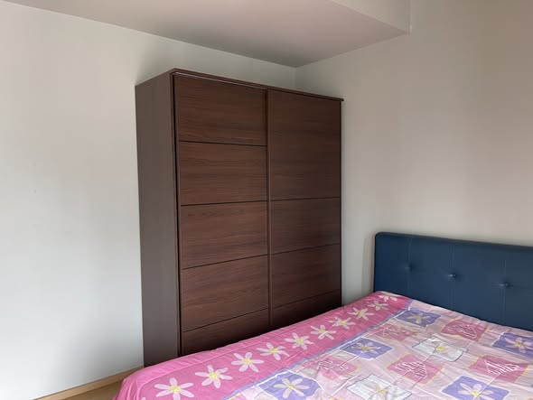 bedroom and room interior of Noble Revent