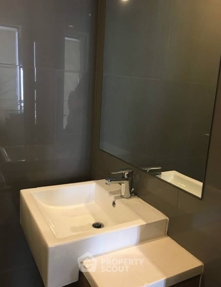bathroom of Noble Revo Silom